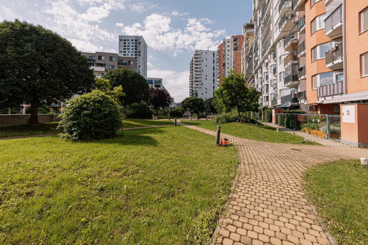 Apartment Family Bratislava Parking Slot Included! Exteriör bild
