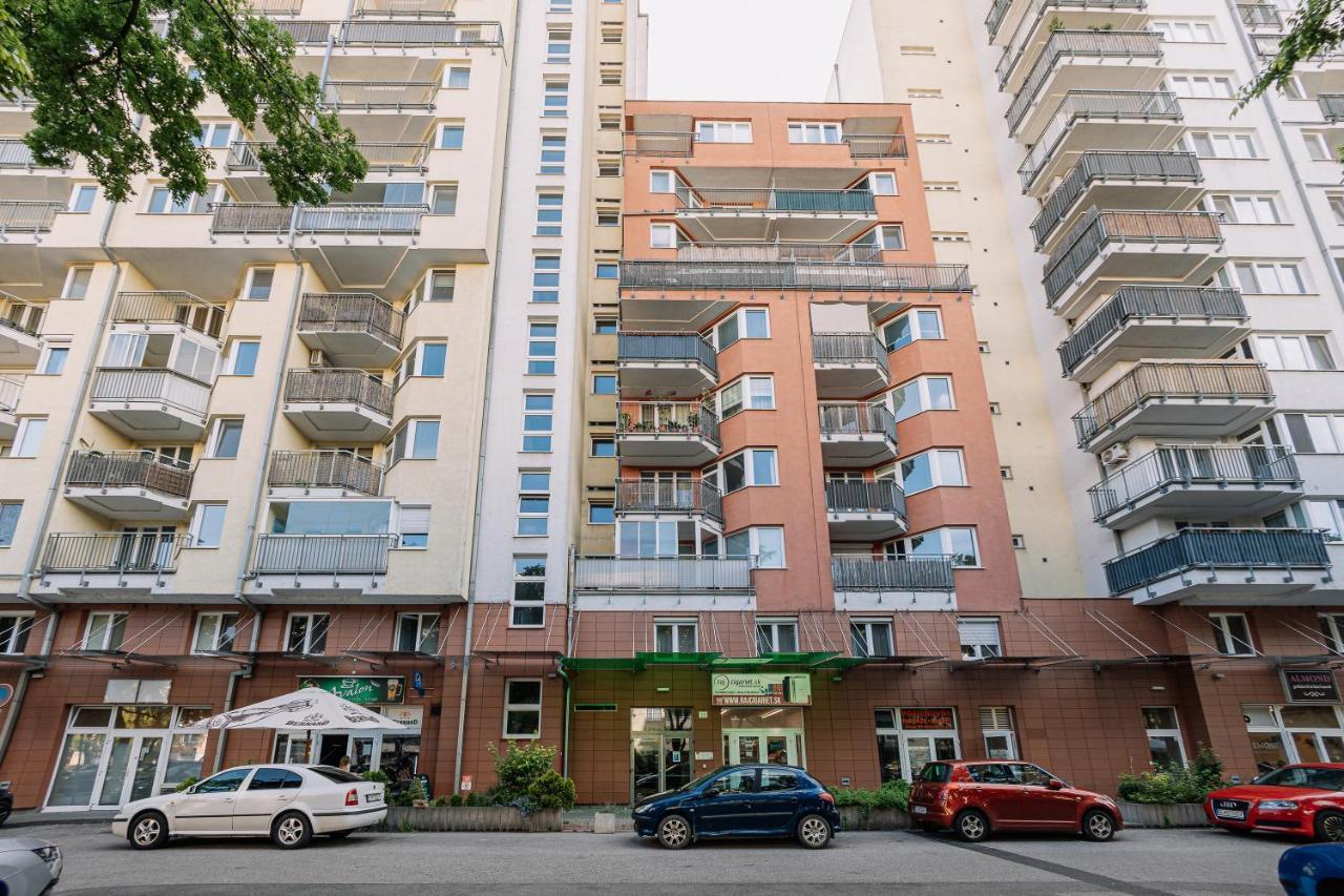 Apartment Family Bratislava Parking Slot Included! Exteriör bild